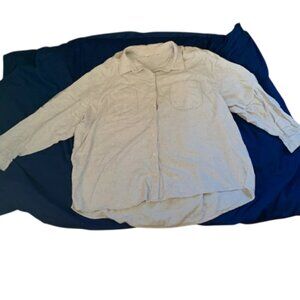 XXL Button up casual shirt. It has speckles of colors in it. Great condition!